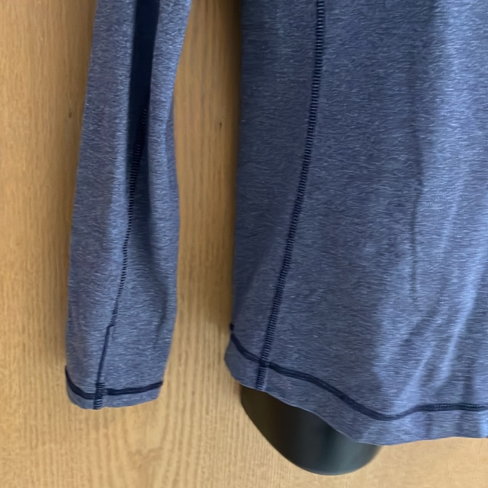 Men’s Lululemon blue long sleeve top .. large - Picture 3 of 5
